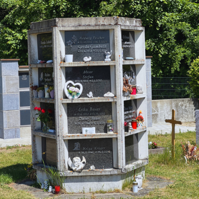 Urnennische Friedhof Unterferrieden