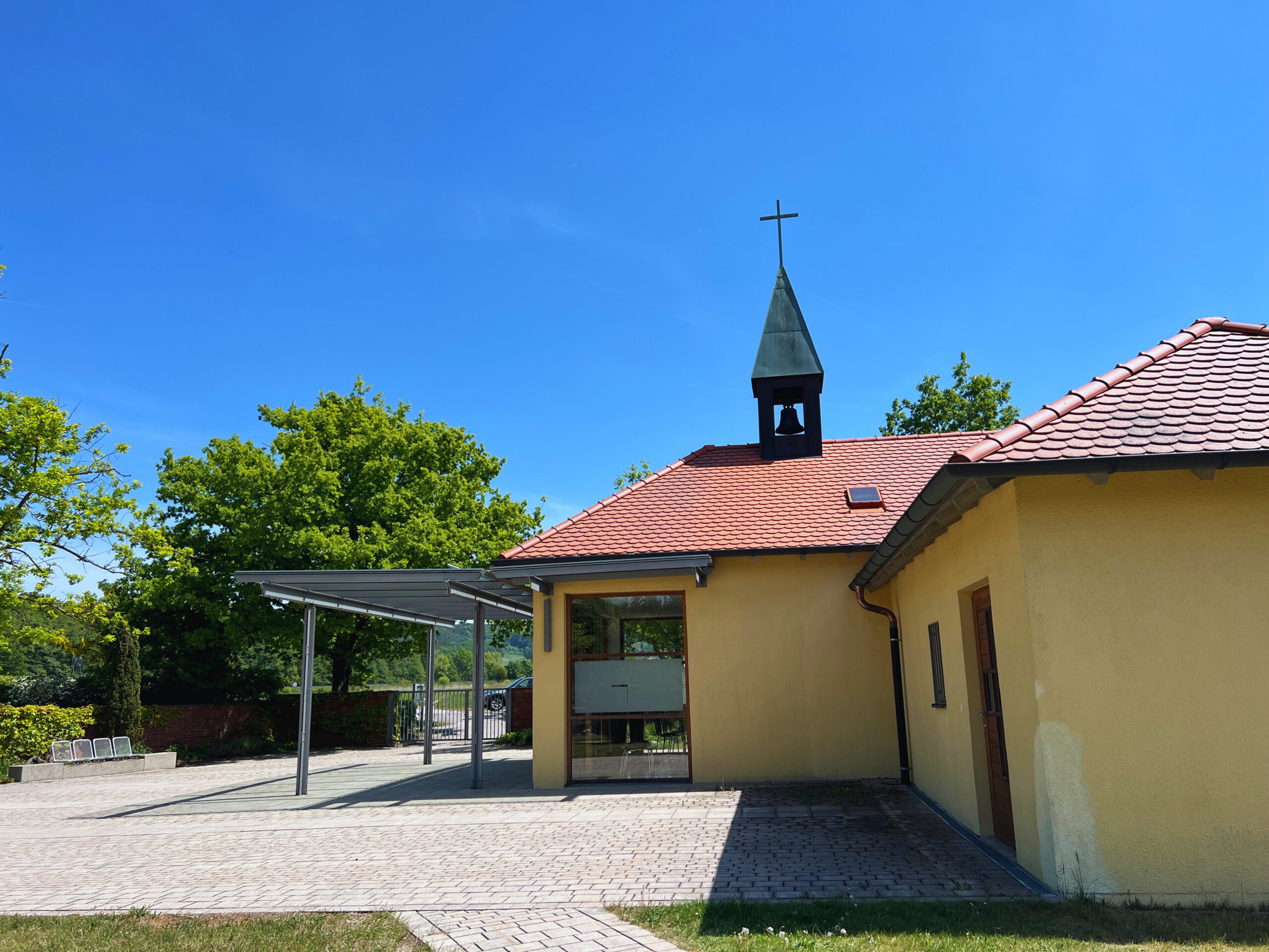Friedhof Postbauer-Heng Aussegnungskirche