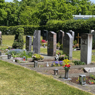 Erdgr&auml;ber Friedhof Pyrbaum