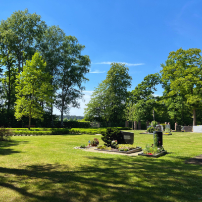 Katholischer Teil mit Urnenhain Friedhof Pyrbaum