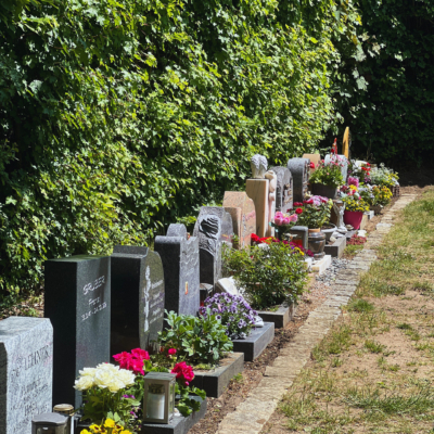 Urnengr&auml;ber Friedhof Postbauer-Heng