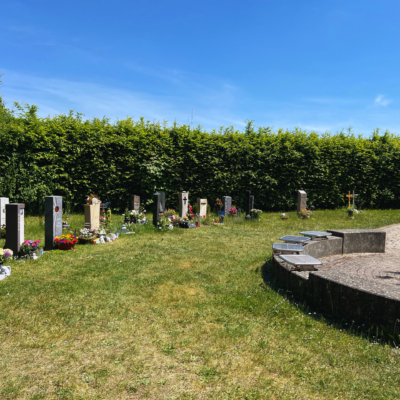 Urnenhain Friedhof Postbauer-Heng